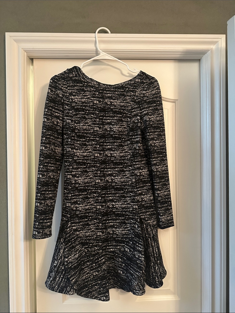Long-Sleeve Black and White Knit Flared Hem Dress Banana Republic